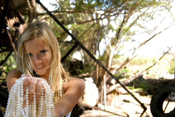 Beautiful Biwa Pearls Bracelet combines with coin pearl 14kgf. Perfect wedding