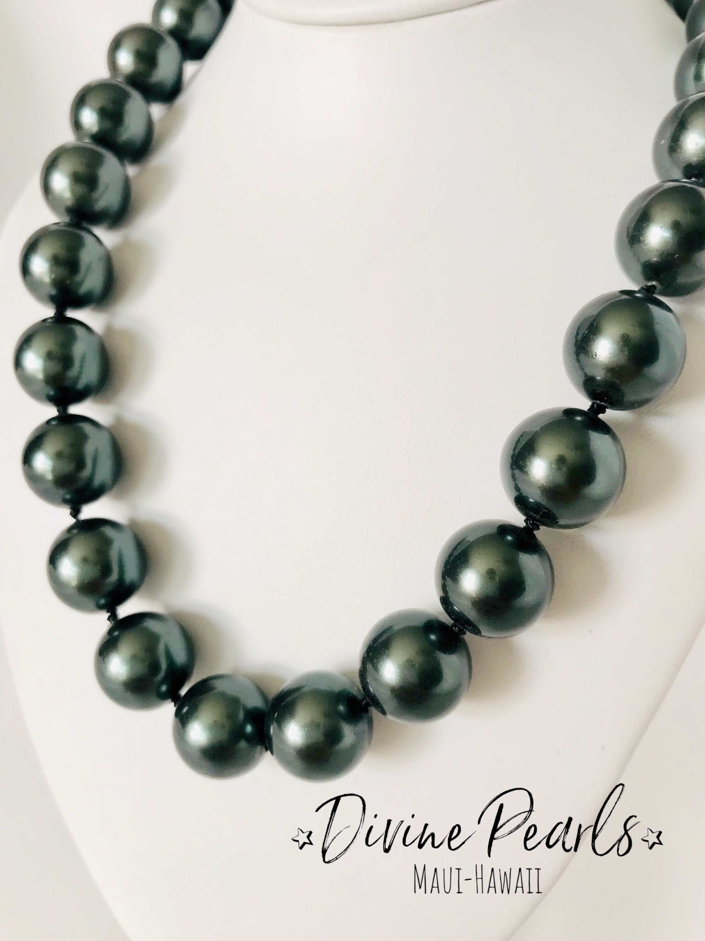 Beautiful and elegant Black pearls handnute necklace, spring ring sterling silver clasp