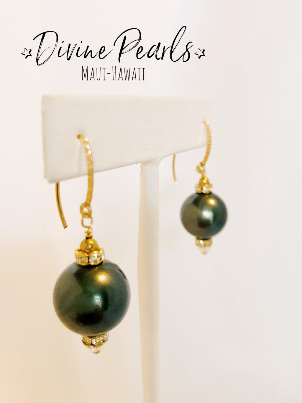 Beautiful and elegant Black pearls handnute necklace, spring ring sterling silver clasp