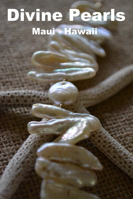 Beautiful Biwa Pearls Bracelet combines with coin pearl 14kgf. Perfect wedding