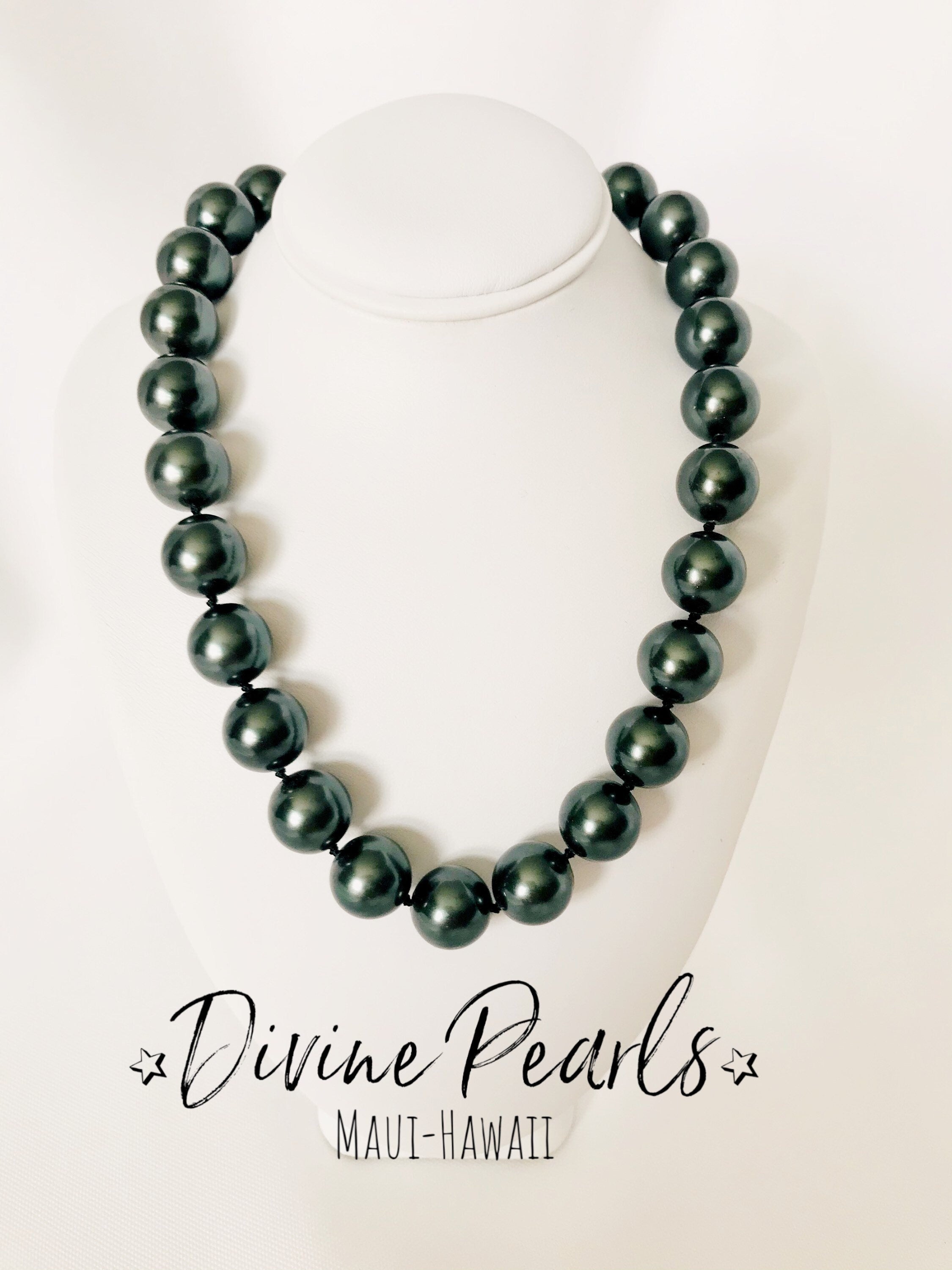 Beautiful and elegant Black pearls handnute necklace, spring ring sterling silver clasp